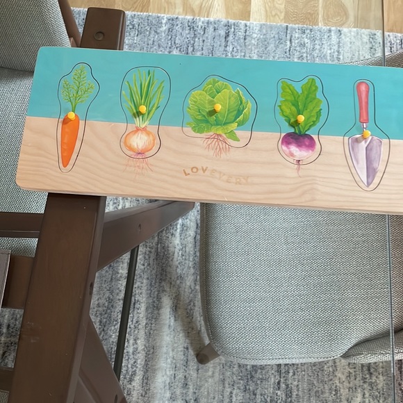 Lovevery pioneer kit community garden wooden puzzle garden vegetables 16-18 M - Picture 1 of 4